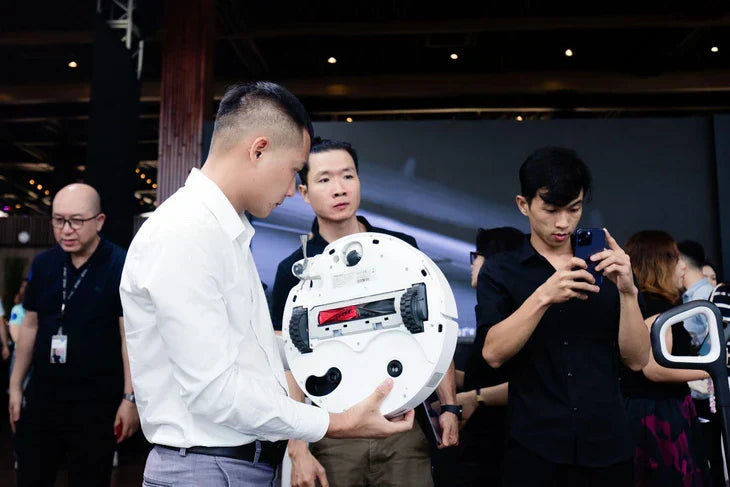 Khi robot hút bụi góp phần giảm áp lực việc nhà dịp tết