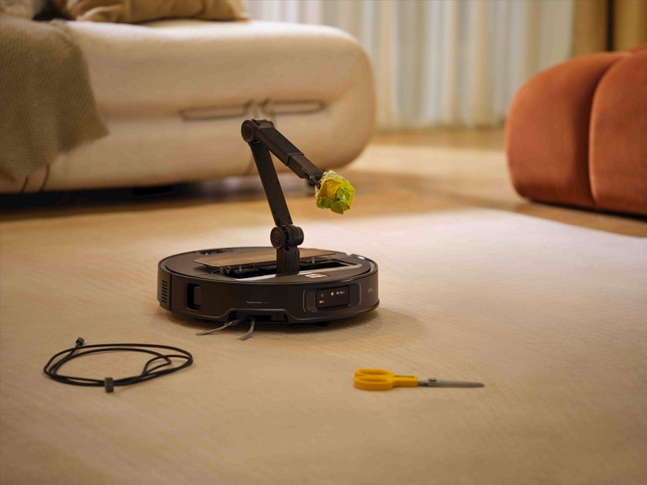 Roborock khai phá kỷ nguyên làm sạch mới với robot hút bụi có cánh tay cơ học mỏng nhất tại Việt Nam.